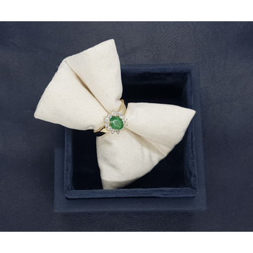 Anillo de oro amarillo en forma de Rosetón de esmeralda y diamantes