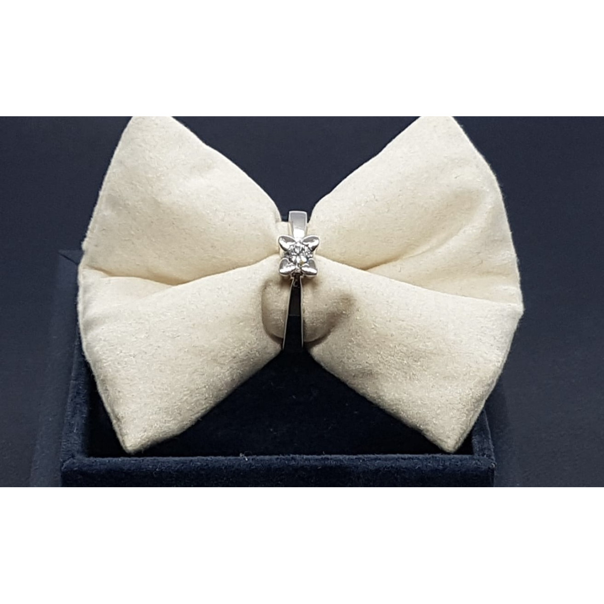 ANILLO DE ORO BLANCO Y DIAMANTE