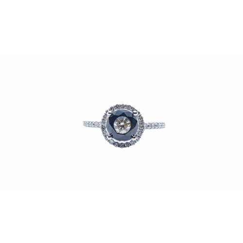 Anillo de oro blanco con diamante negro y blancos