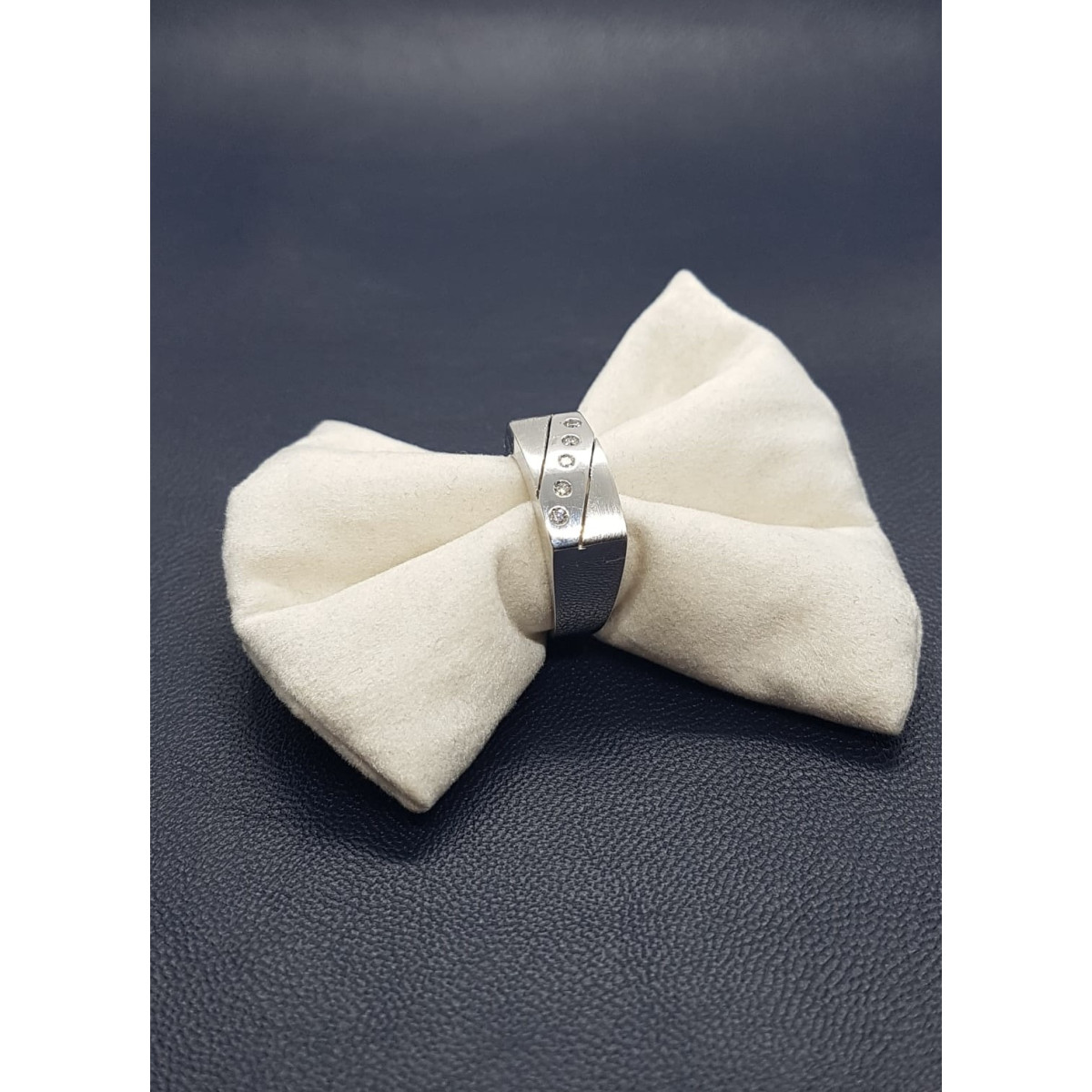 ANILLO DE ORO BLANCO Y DIAMANTES