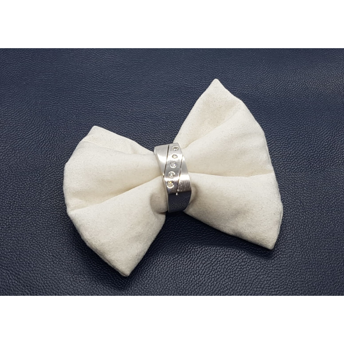 ANILLO DE ORO BLANCO Y DIAMANTES