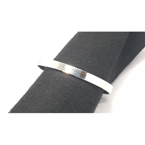 Brazalete rígido de plata