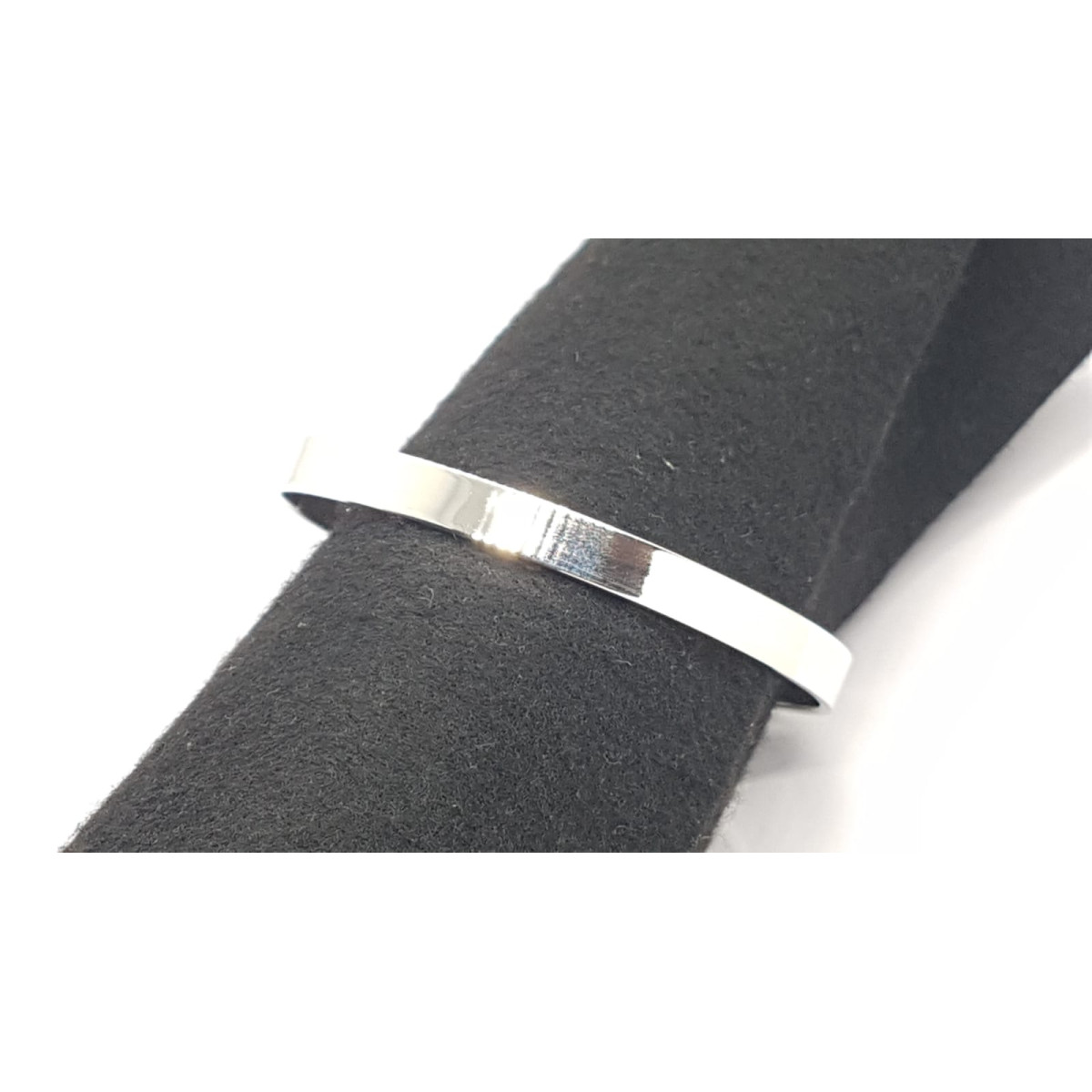 Brazalete rígido de plata