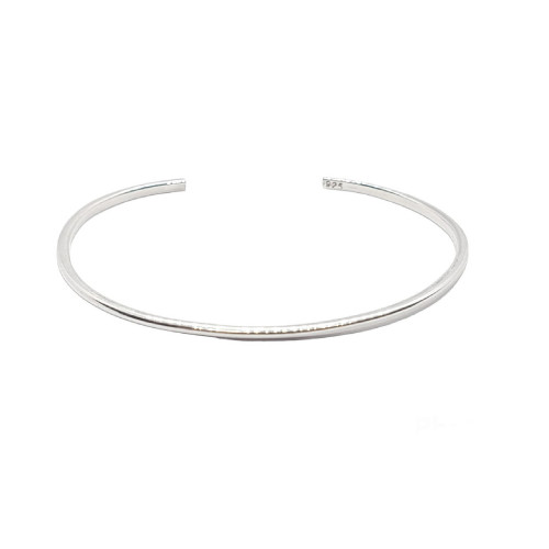 Brazalete rígido de plata