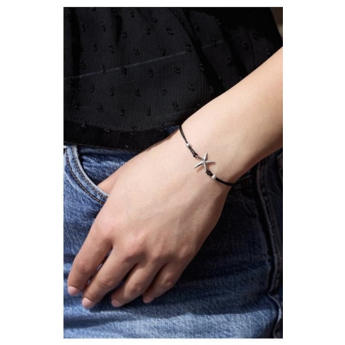 Pulsera de plata con forma de estrella de mar y macramé negro
