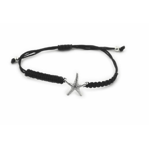 Pulsera de plata con forma de estrella de mar y macramé negro