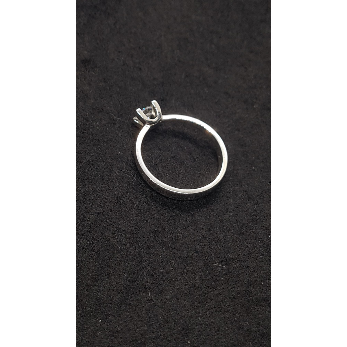 Solitario de plata con circonita