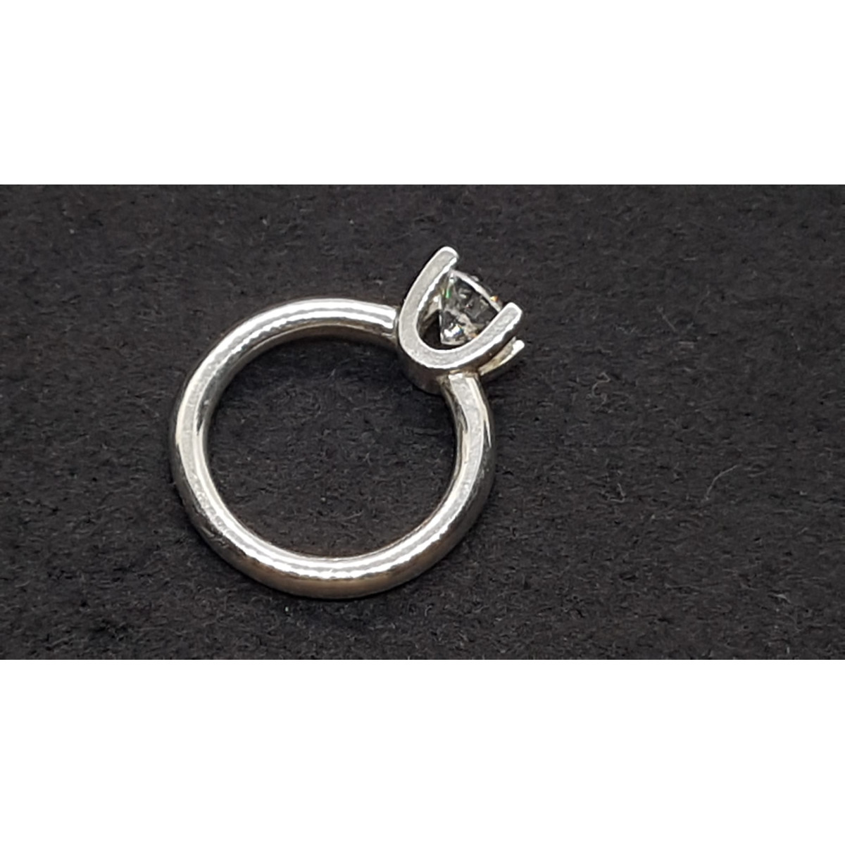 Solitario de plata con circonita