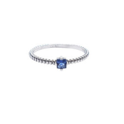 Anillo de plata con circonita