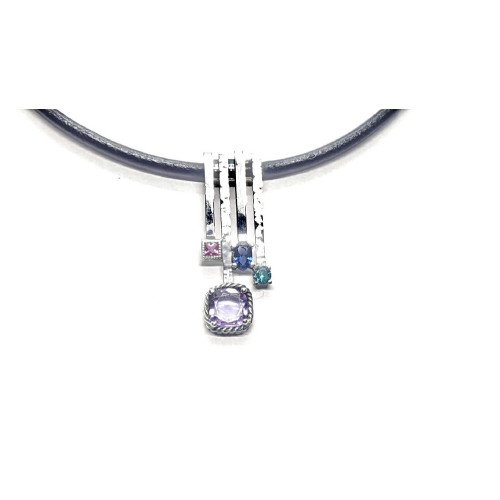 Collar de plata con circonitas y cuero
