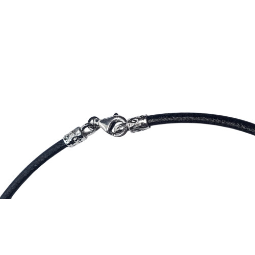 Collar de plata con circonitas y cuero