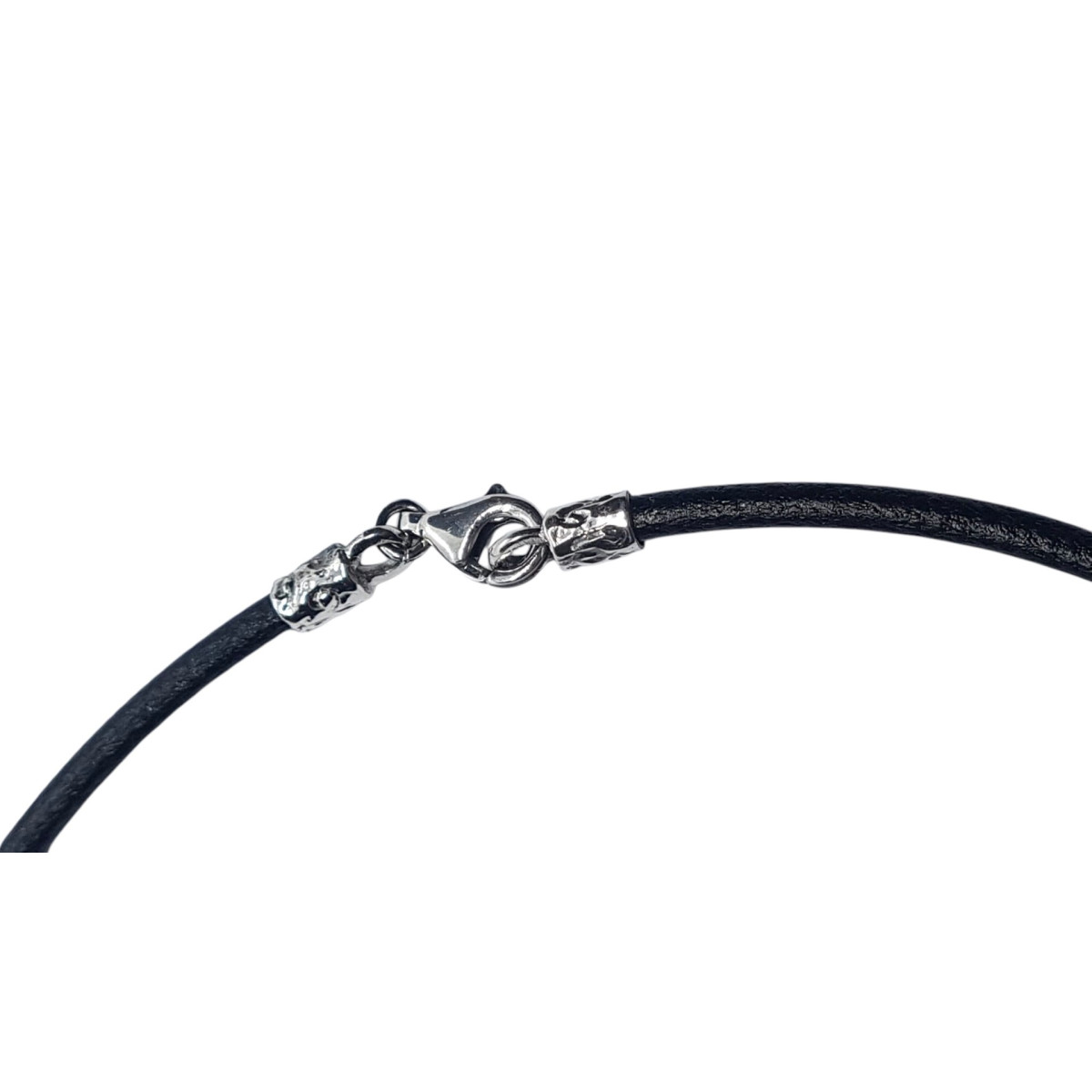Collar de plata con circonitas y cuero