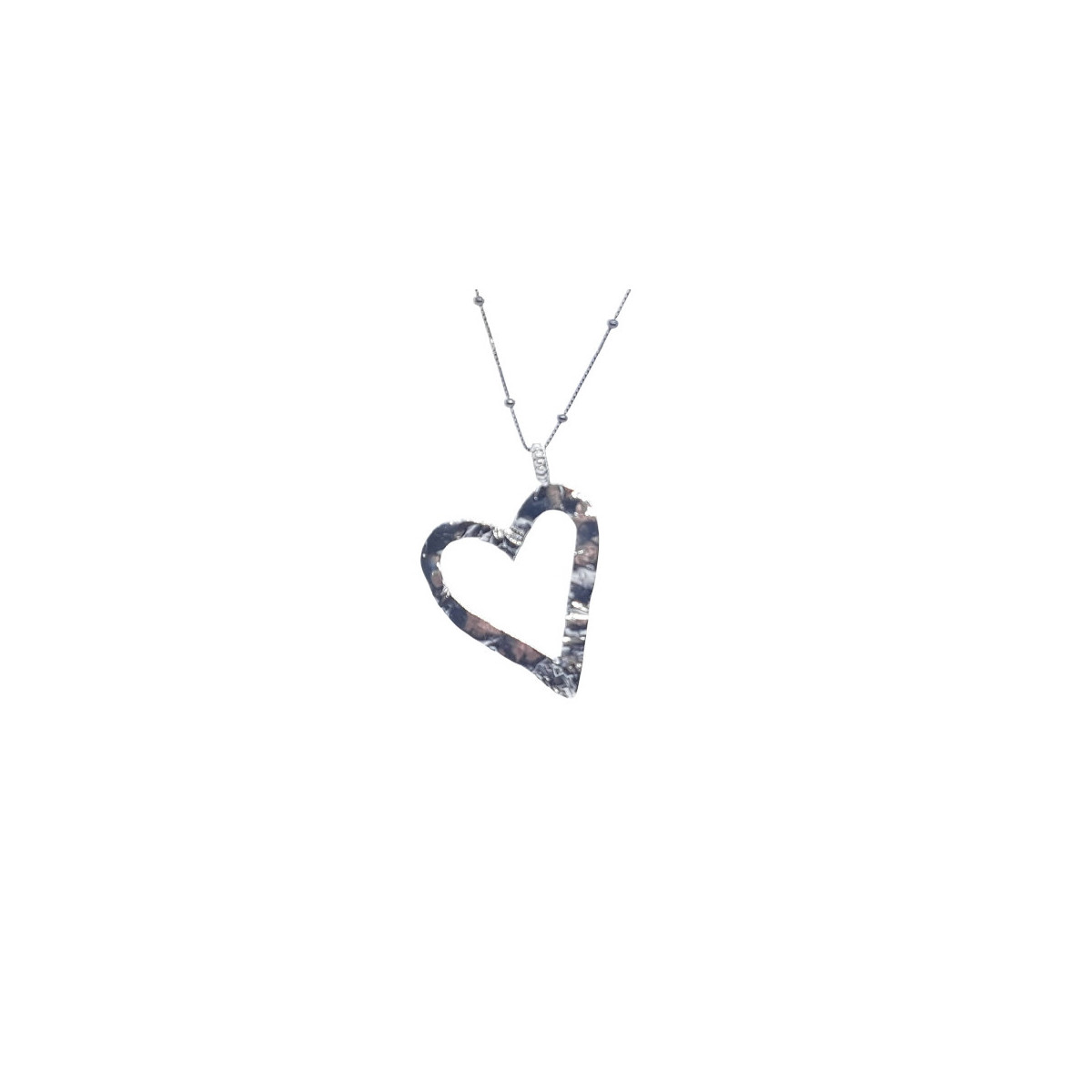 Collar de plata con forma de corazón