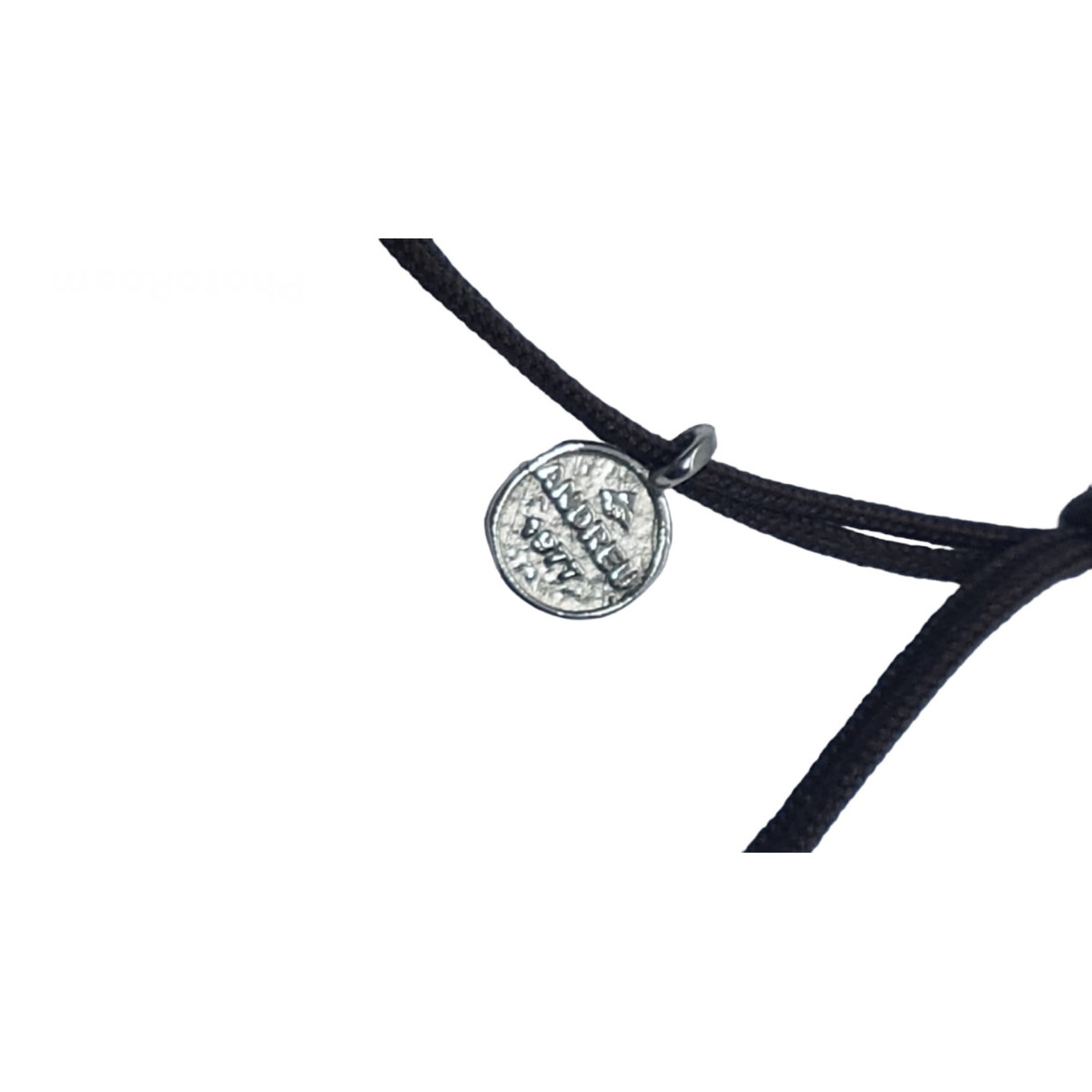 Pulsera de plata con macramé, circonita verde y con forma de corazón