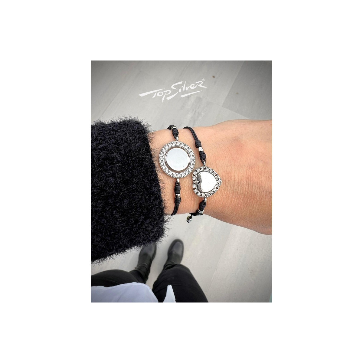 Pulsera de plata con macramé, circonitas y con forma de corazón