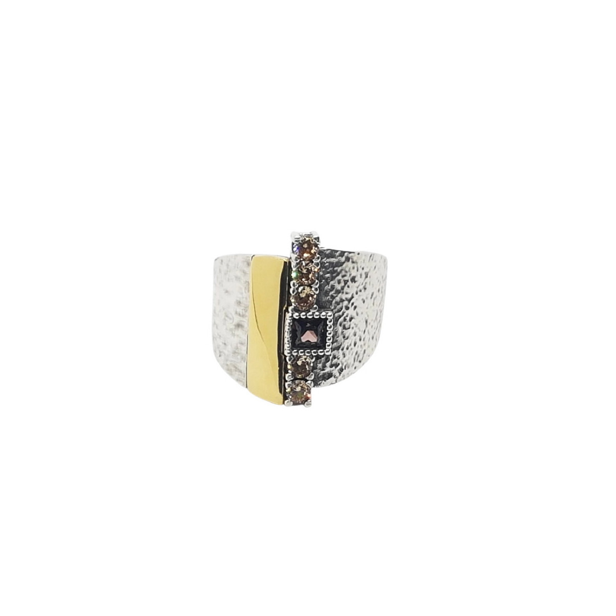 Anillo de plata con circonitas marrones