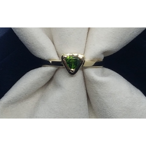 ANILLO DE ORO AMARILLO y Turmalina verde