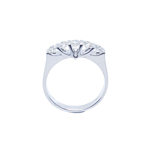 Media alianza de oro blanco y diamantes