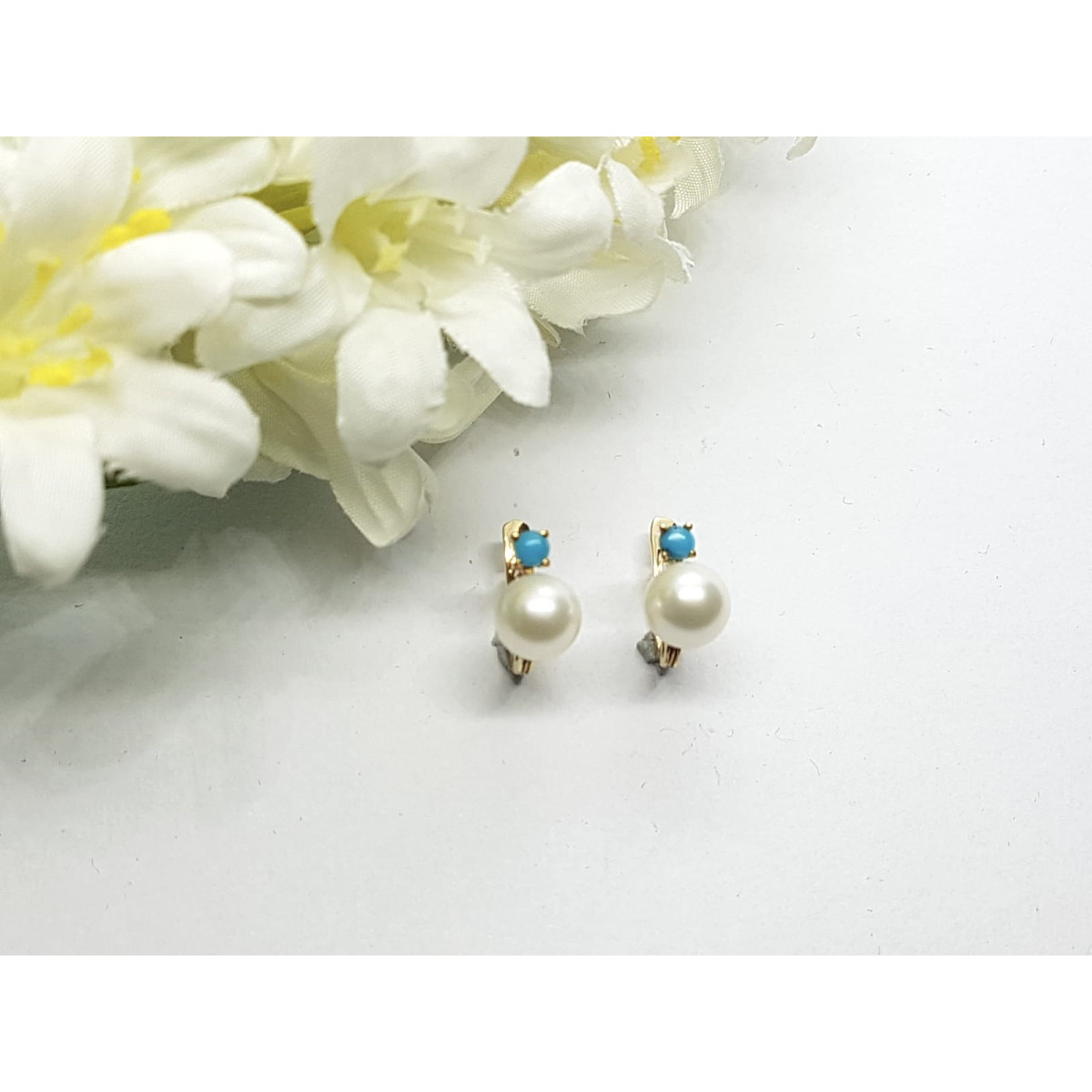 Pendientes de oro amarillo con perla natural cultivada y turquesa