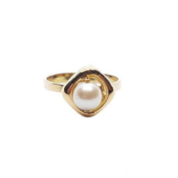 Anillo de oro amarillo y perla natural cultivada
