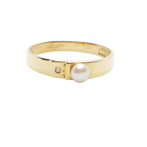 Anillo de oro amarillo con diamante y perla natural cultivada