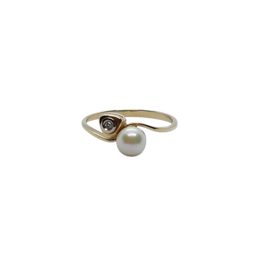 Anillo de oro amarillo con diamante y perla natural cultivada