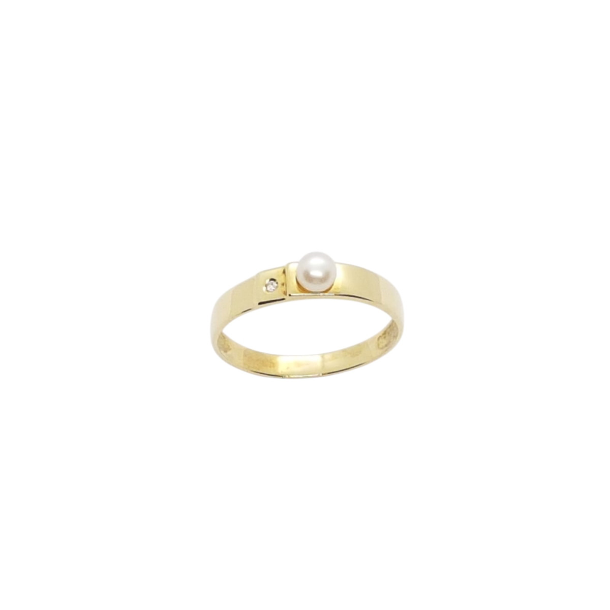 Anillo de oro amarillo con diamante y perla natural cultivada