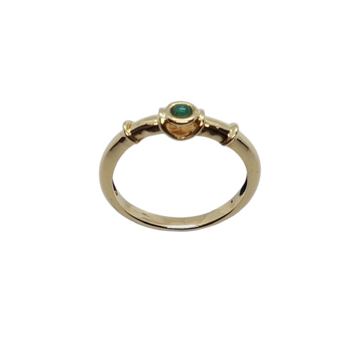Anillo de oro amarillo con esmeralda