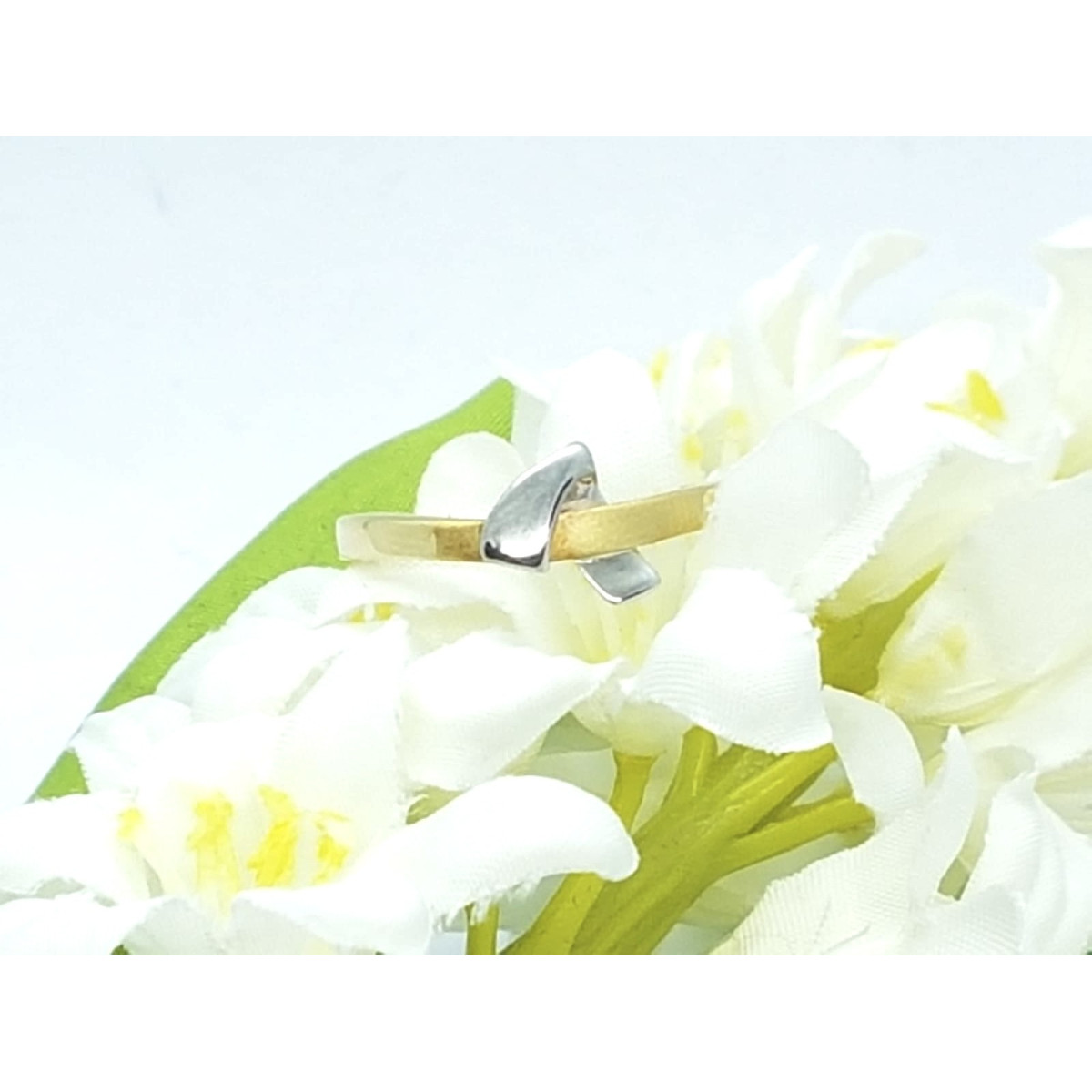 Anillo combinado en oro amarillo y oro blanco