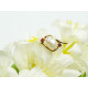 Anillo de oro amarillo con granates y perla natural cultivada