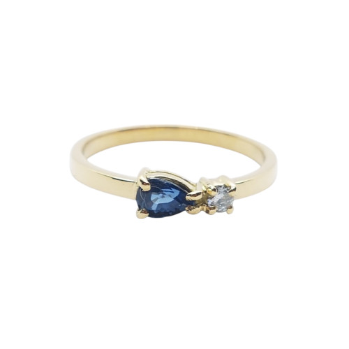 Anillo de oro amarillo con zafiro y diamante