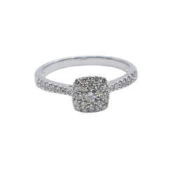 Anillo de oro blanco con diamantes