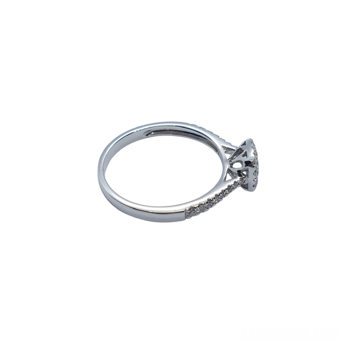 Anillo de oro blanco con diamantes