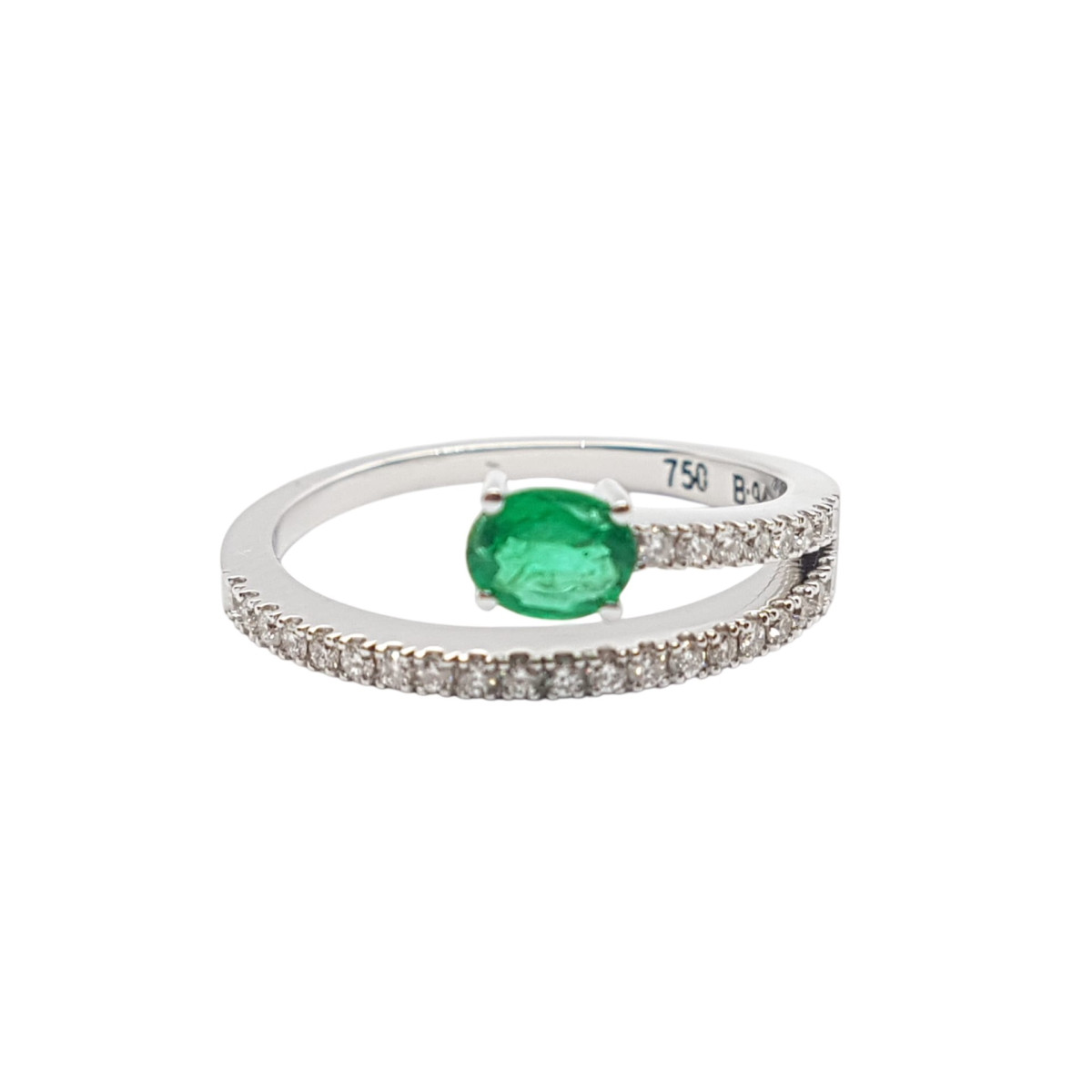 Anillo de oro blanco con Esmeralda y Diamantes