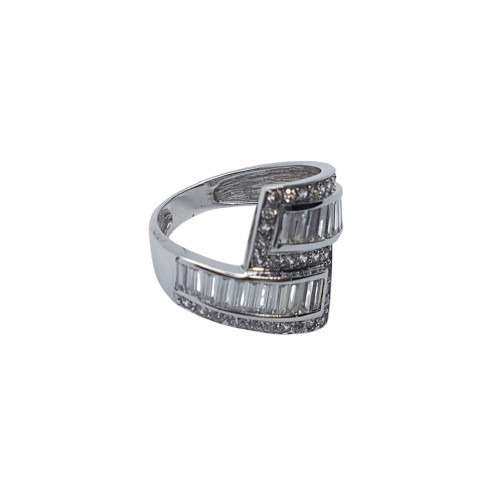Anillo  de oro blanco con circonitas
