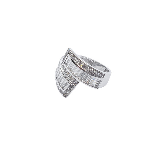 Anillo  de oro blanco con circonitas