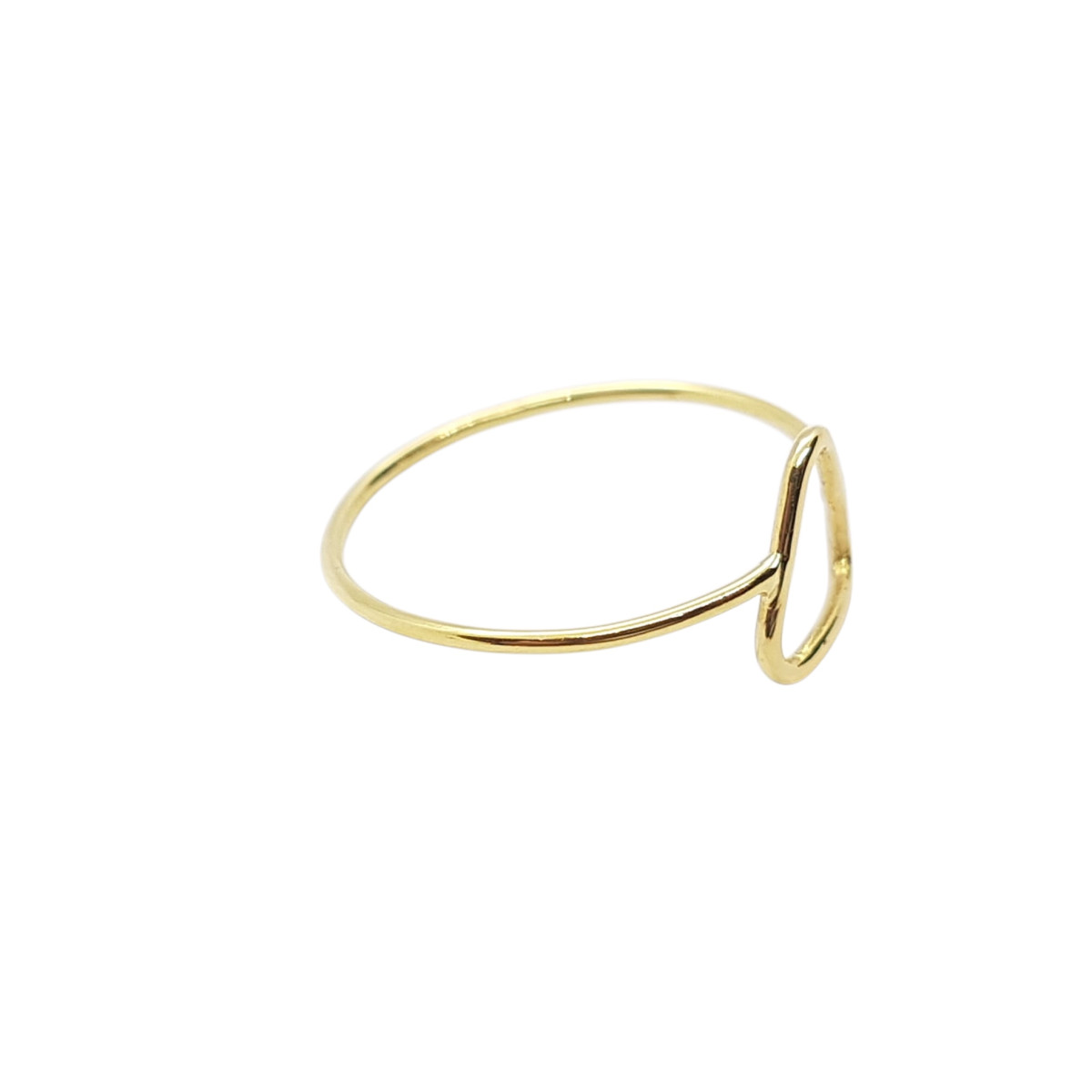 Anillo de oro amarillo con forma triangular