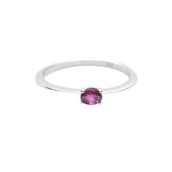 Anillo de oro blanco con rubí