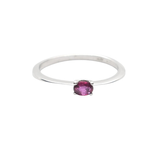 Anillo de oro blanco con rubí