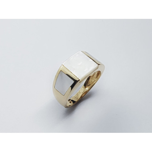 Anillo de oro amarillo con nácar