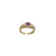 Anillo de oro amarillo con granate rodolita