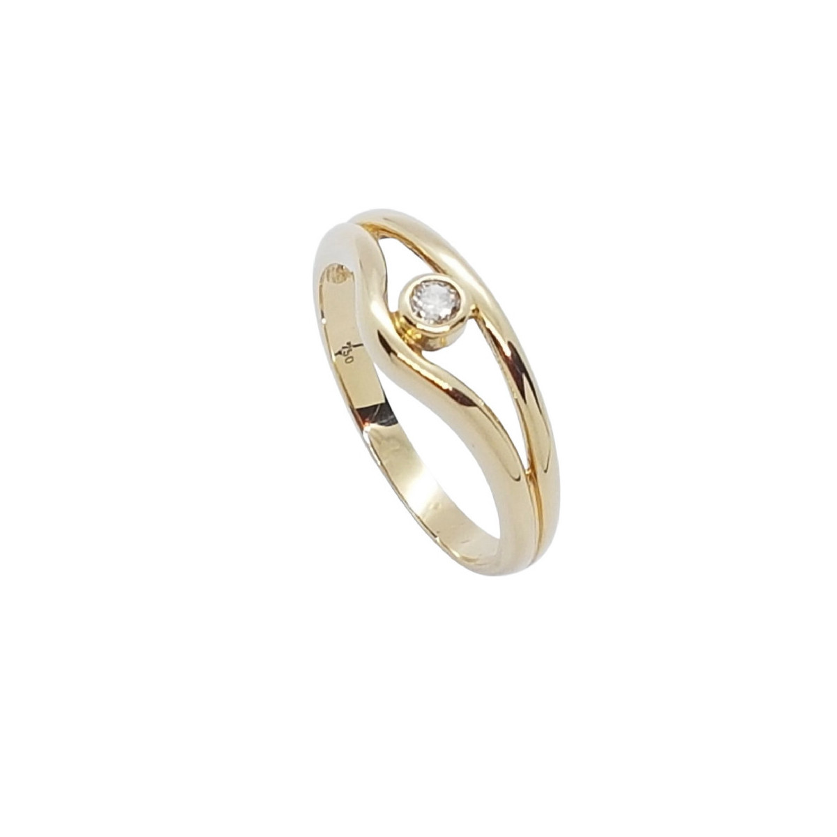Anillo de oro amarillo y diamante