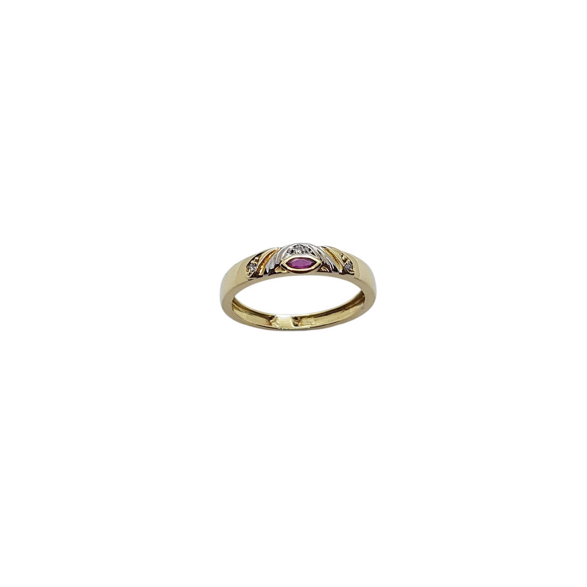 Anillo de oro amarillo con rubí y diamantes
