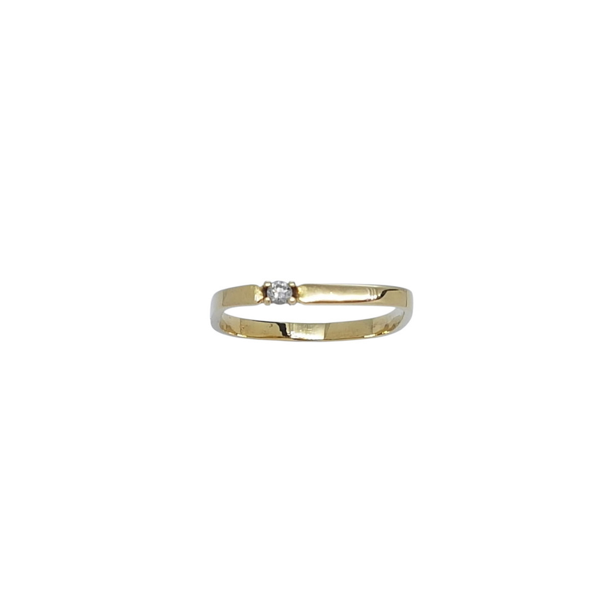 Anillo de oro amarillo con diamante