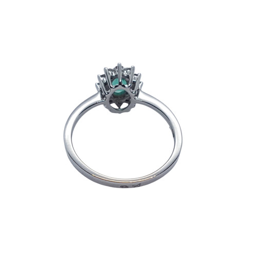 Anillo de oro blanco en forma de Rosetón de esmeralda y diamantes