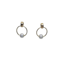 Pendientes de oro amarillo y perla