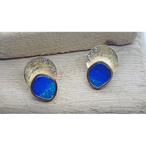 Pendientes de oro amarillo con ópalo y diamantes