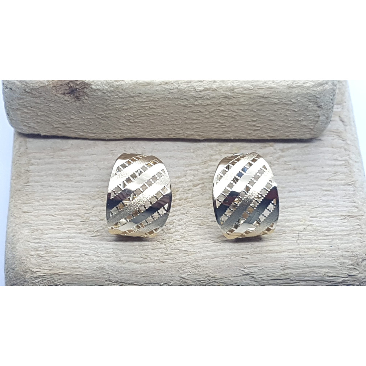 Pendientes de oro amarillo