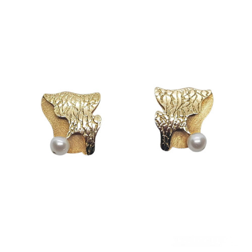 Pendientes de oro amarillo con perla
