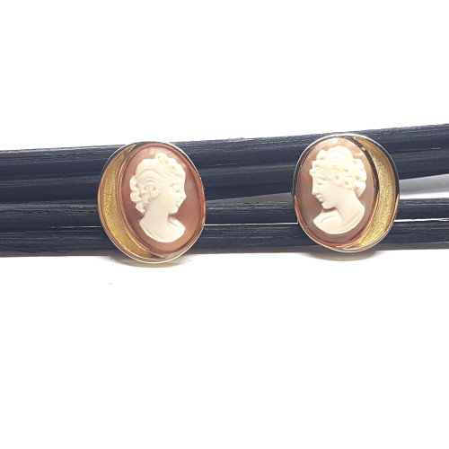 Pendientes de oro amarillo con camafeos